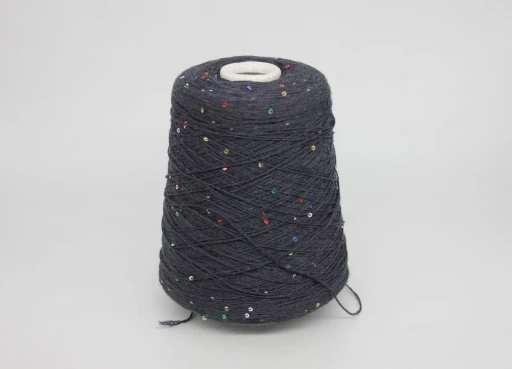 Бобинная пряжа PAILLETTES MERINO пайетки 3 мм (93% меринос, 7% пэ), 420-370м/100 гр, 45871 графит 370м/100гр