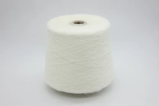 Бобинная пряжа Filpucci Diabolo (30% супер кид мохер, 30% полиамид, 40%, полиакрил), 900м/100гр, 400 натуральный