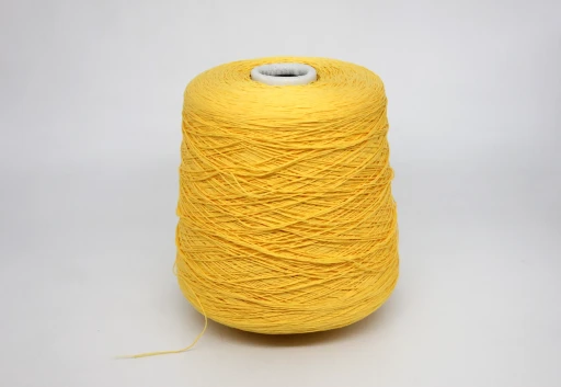 Бобинная пряжа WHIRL RIGO (100%  хлопок), 650 м/100 гр , 6342 желтый нарцисс