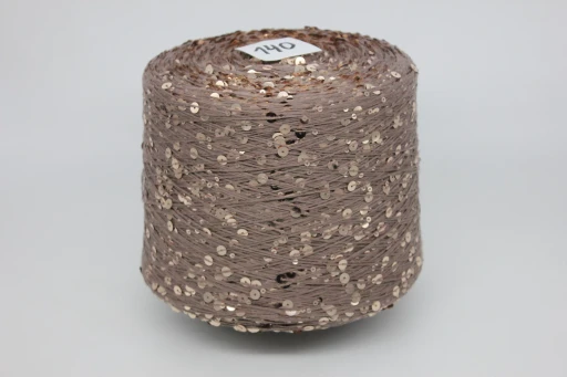 Бобинная пряжа Пайетка на хлопке  3/6 мм, 300м/100 гр, 140 ириска