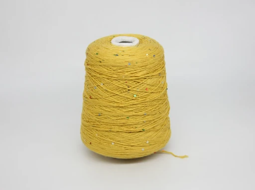 Бобинная пряжа PAILLETTES MERINO пайетки 3 мм (93% меринос, 7% пэ), 420-370м/100 гр, 60221 желтый 370м/100гр
