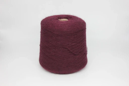 Бобинная пряжа  Angora 80 ангора 80 (80% ангора, 20% нейлон), 800м/100 гр, 52 Purple fig