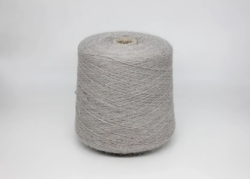 Бобинная пряжа  Angora 80 ангора 80 (80% ангора, 20% нейлон), 800м/100 гр, 39 Dove
