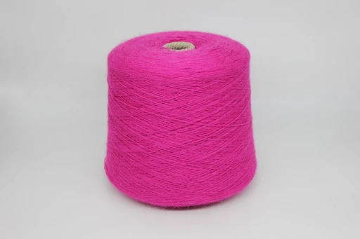 Бобинная пряжа  Angora 80 ангора 80 (80% ангора, 20% нейлон), 800м/100 гр, A38 Pink peacock