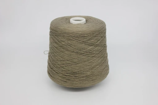 Бобинная пряжа WHIRL RIGO (100%  хлопок), 650 м/100 гр , 6356 коричневый