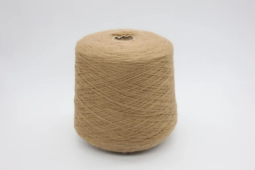 Бобинная пряжа SUSURI RIGO (100% альпака сури), 270 м/100гр, 5519 беж