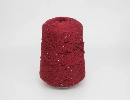 Бобинная пряжа PAILLETTES MERINO пайетки 3 мм (93% меринос, 7% пэ), 420-370м/100 гр, 8017 бургунди370м/100гр