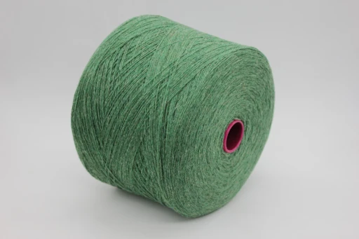 Бобинная пряжа  SHETLAND Miliefilli шетланд (100% шерсть), 1300 м/100 г, сочное яблоко