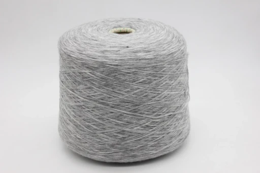Бобинная пряжа Sudwollgroup art: DUMBO (85% вспушенный меринос, 15% па), 500м/100гр, 8m1423 серый