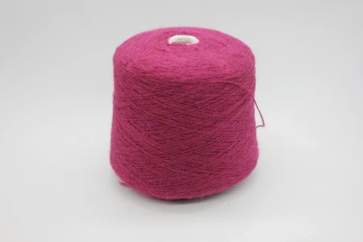 Бобинная пряжа SUSURI RIGO (100% альпака сури), 270 м/100гр, 9641 малина